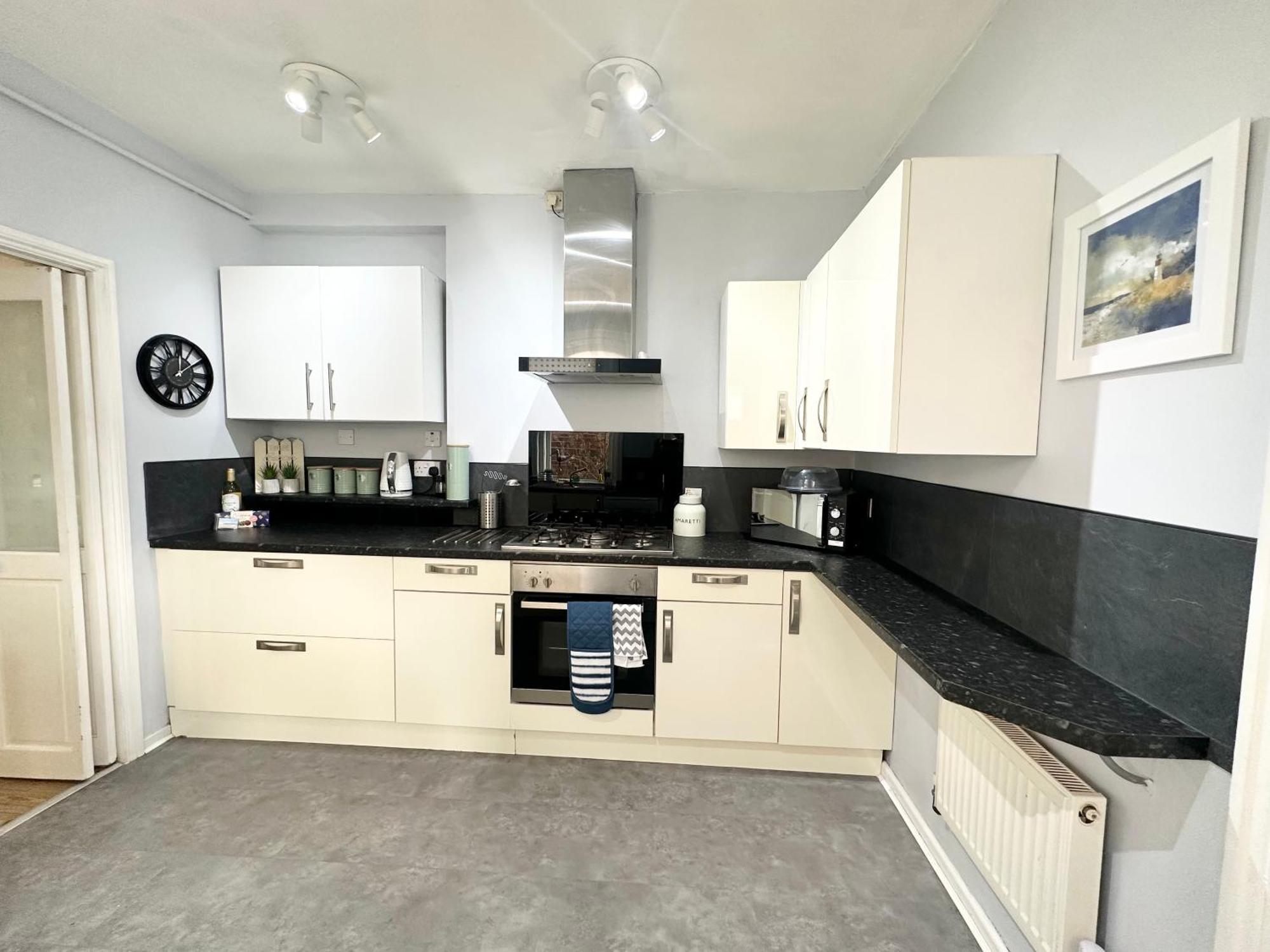 The Capstone Retreat - Beautiful Detached Family Home By Coastline Retreats, Arcade Machine, Parking, Bbq Bournemouth Eksteriør billede