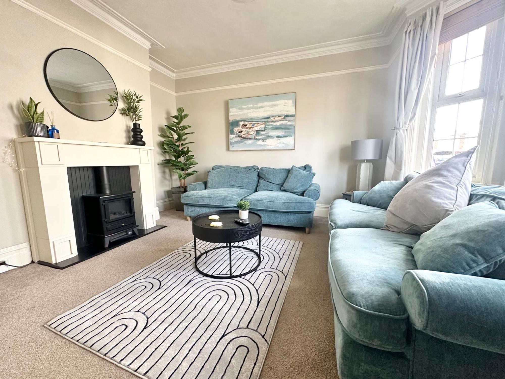 The Capstone Retreat - Beautiful Detached Family Home By Coastline Retreats, Arcade Machine, Parking, Bbq Bournemouth Eksteriør billede